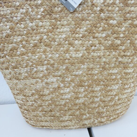 Artwinds Woven Straw Adult Tote Bag - Picture 6 of 8
